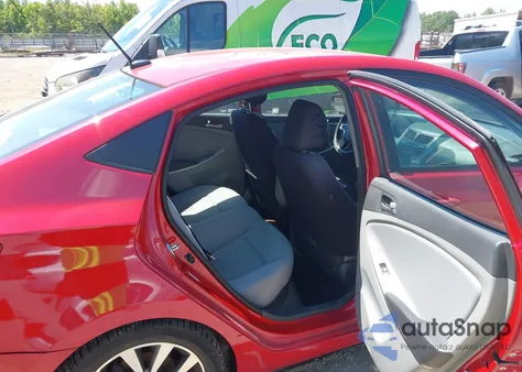 2017 Hyundai Accent Value Edition z USA, uszkodzony, nr VIN KMHCT4AEXHU336311